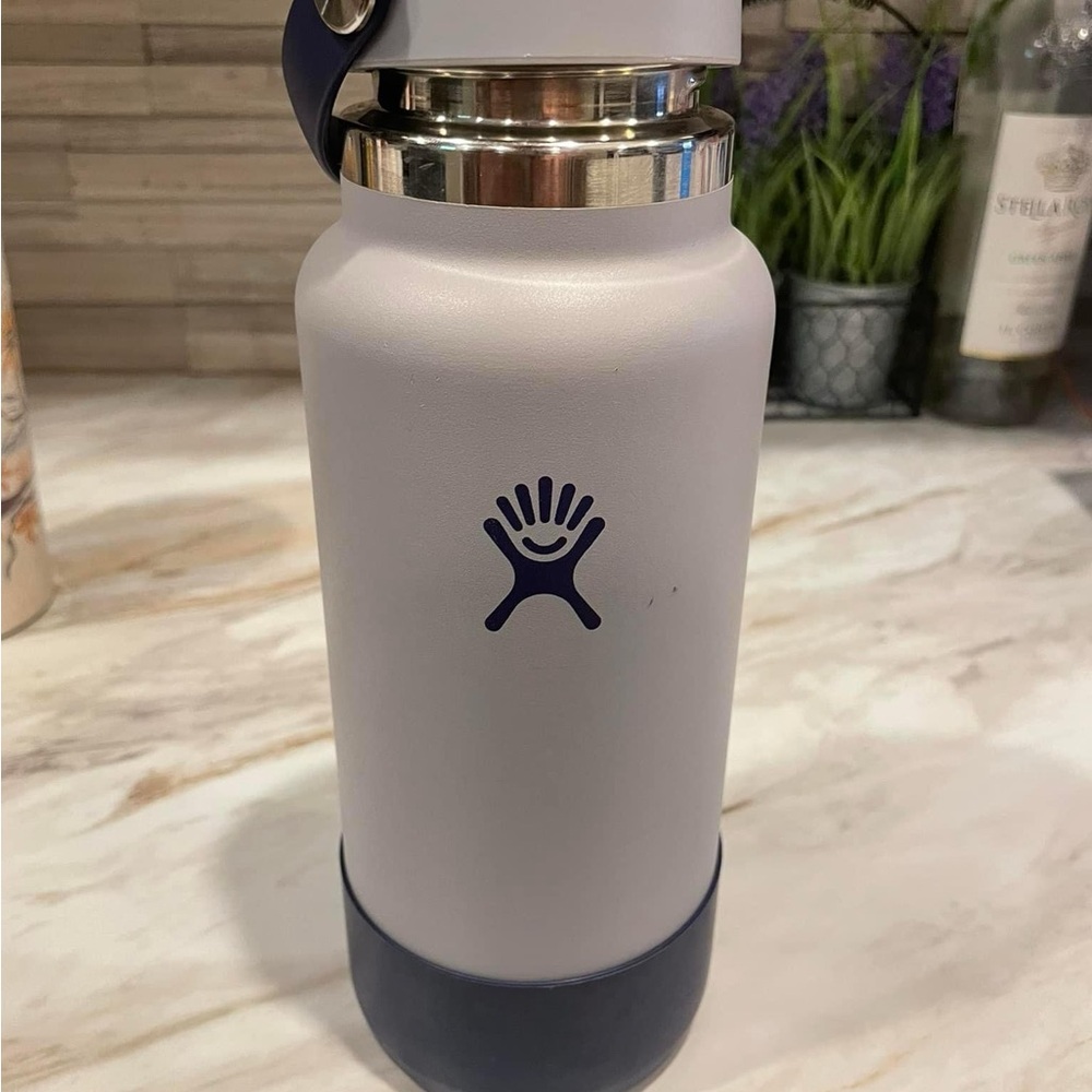 Gray and Deep Purple Hydro Flask with rubber cover for bottom!